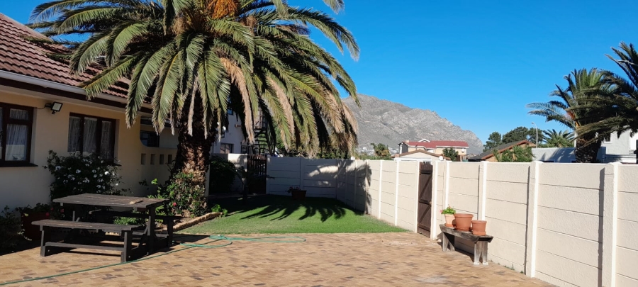 3 Bedroom Property for Sale in Dobson Western Cape
